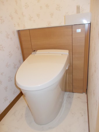 大人気！収納一体型トイレLIXILリフォレにお取替え